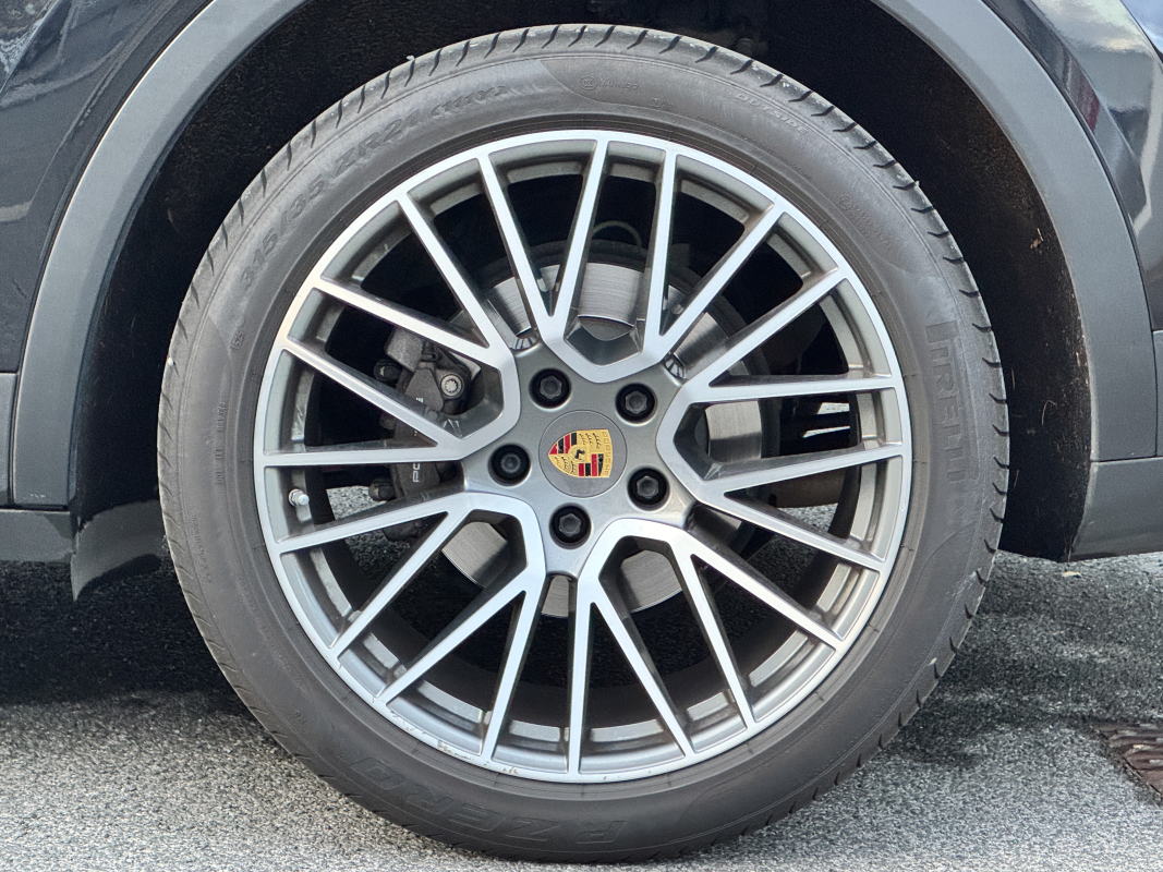 Porsche Cayenne — 39