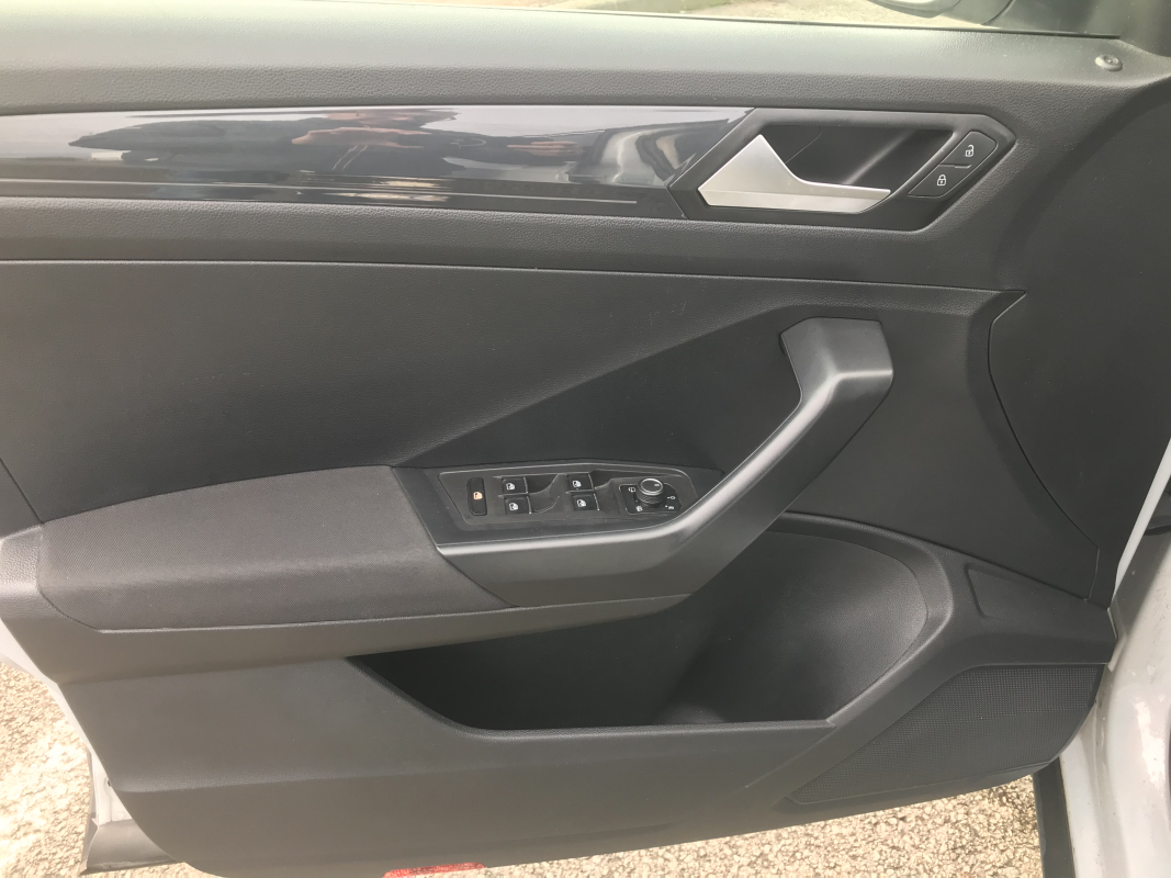 Volkswagen T-roc — 33
