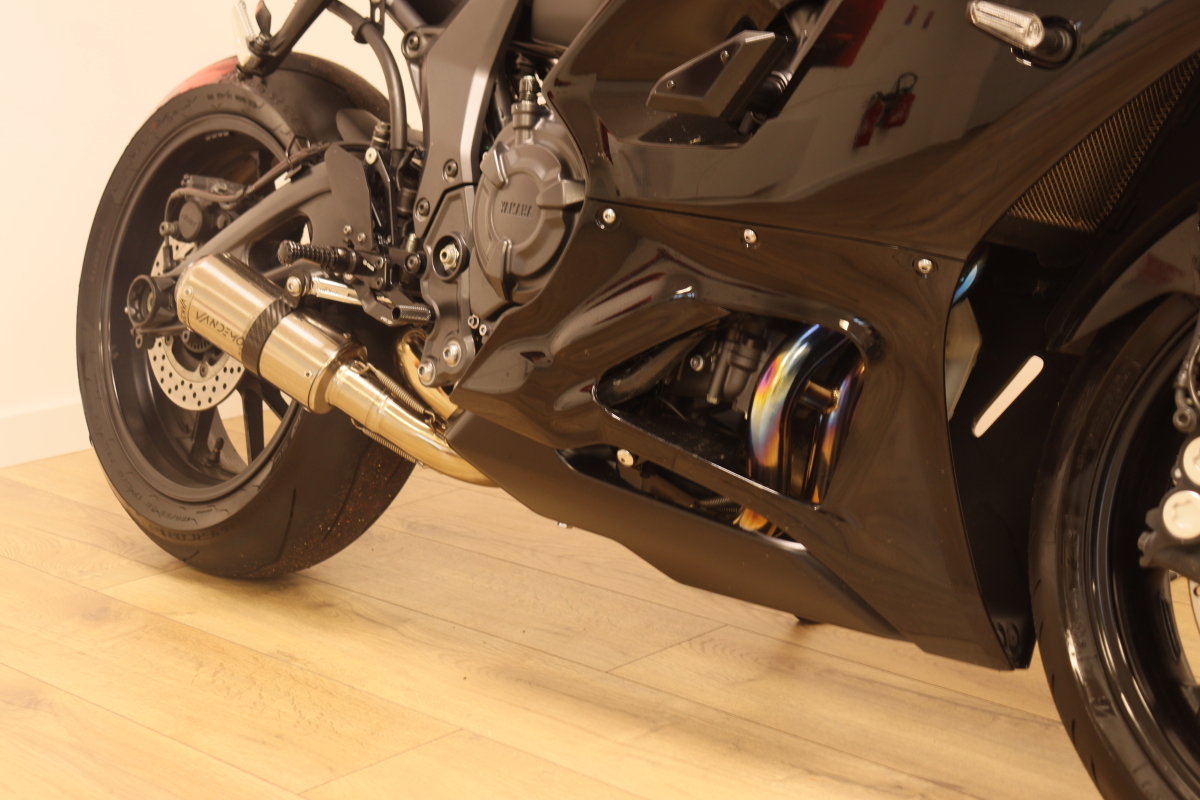 Yamaha YZF-R — 5