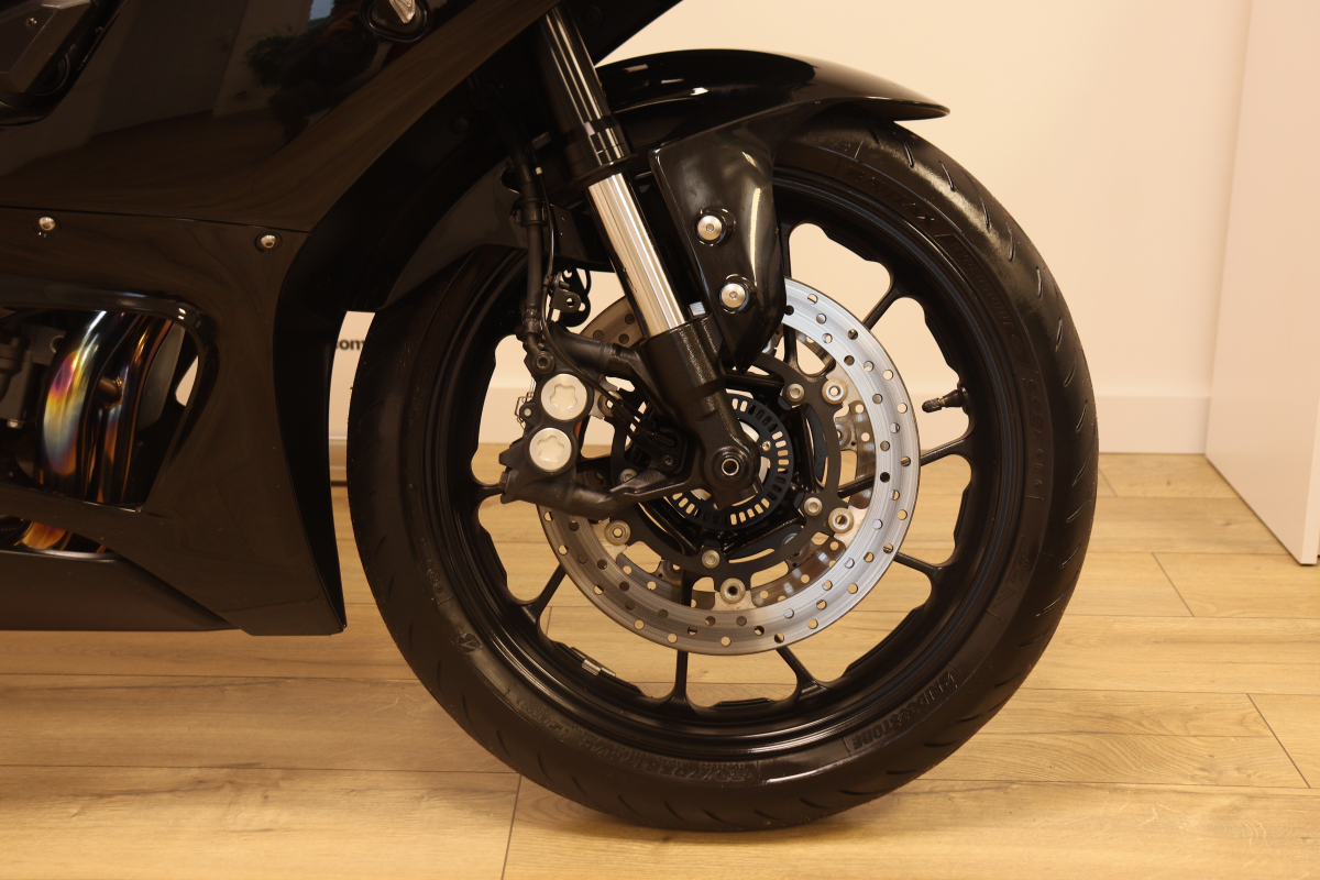 Yamaha YZF-R — 14