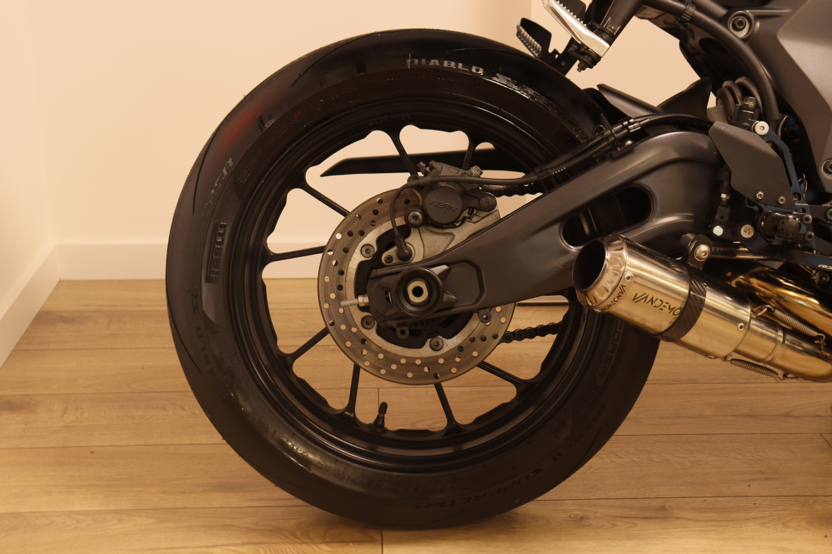 Yamaha YZF-R — 13