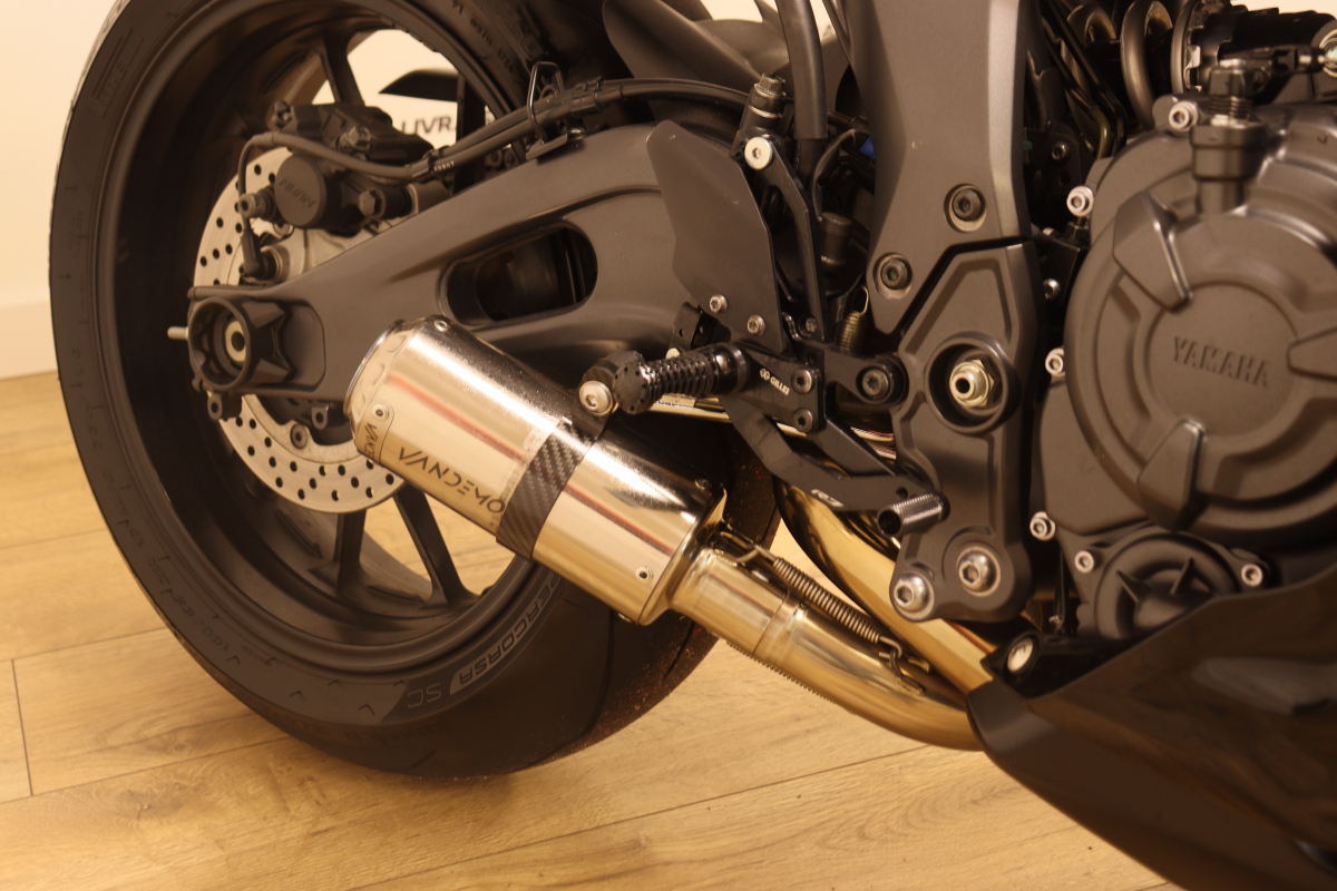 Yamaha YZF-R — 7