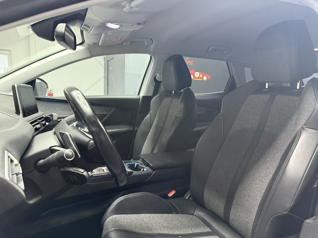 Peugeot 3008 — 10