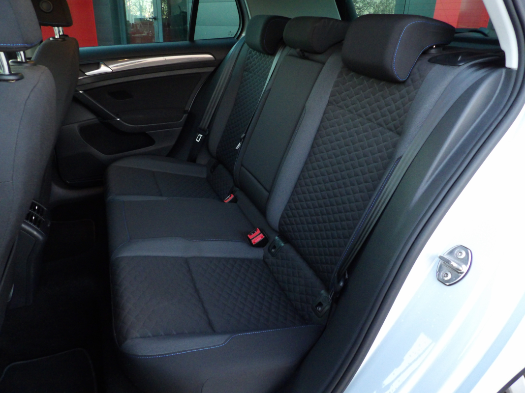 Volkswagen Golf — 19