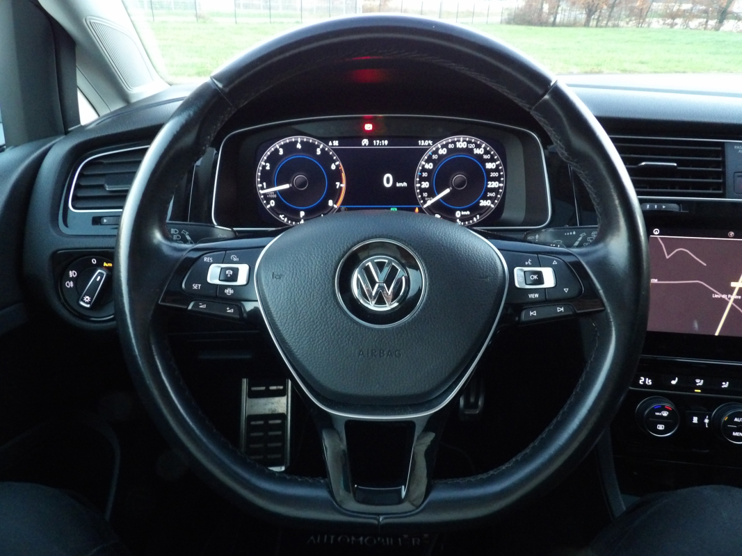 Volkswagen Golf — 16