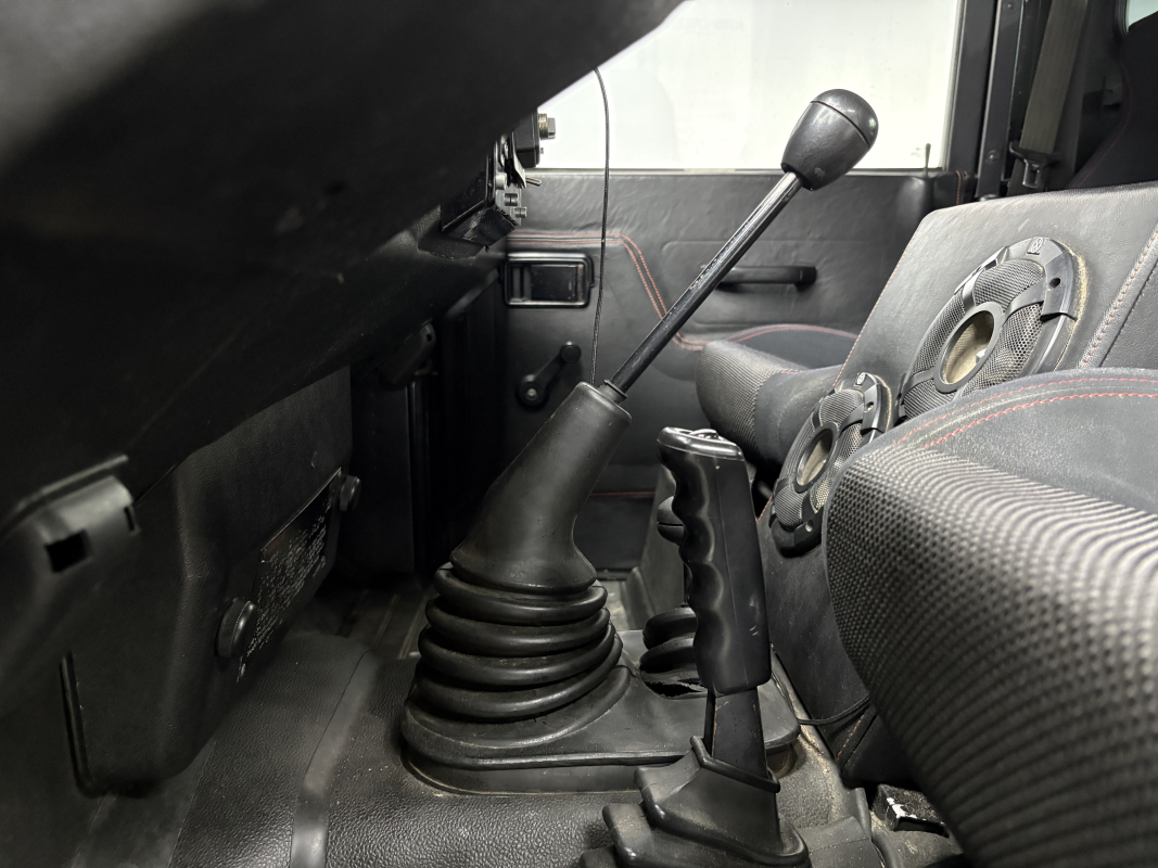 Land Rover Defender — 29