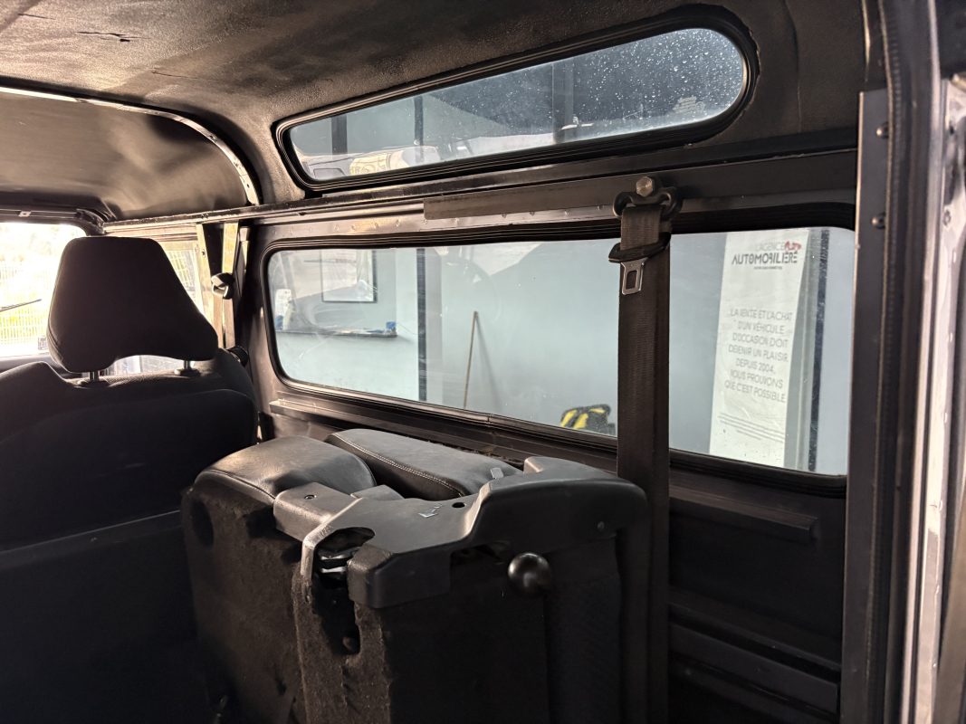 Land Rover Defender — 22