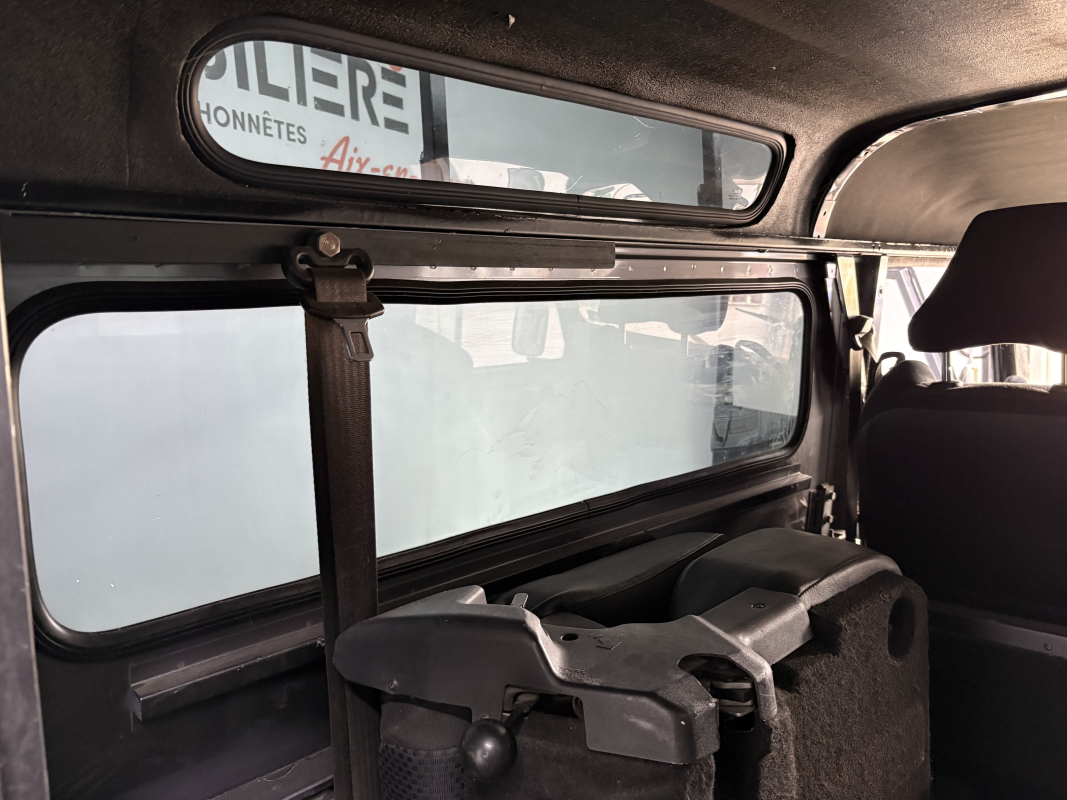 Land Rover Defender — 31