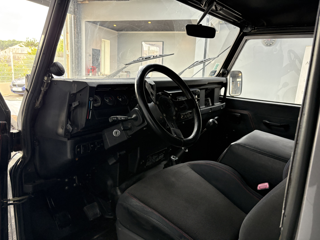 Land Rover Defender — 9