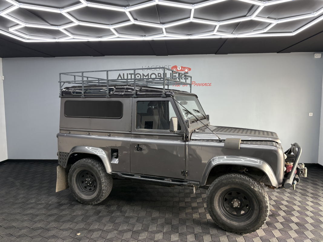 Land Rover Defender — 2
