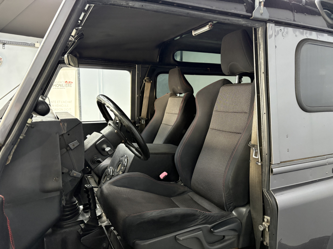 Land Rover Defender — 11