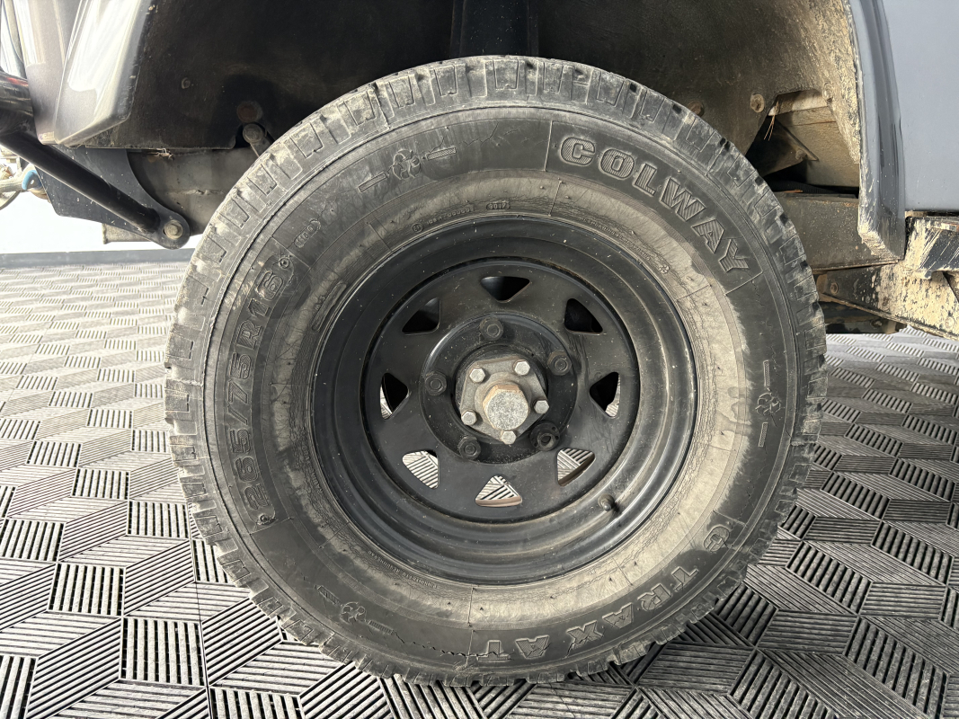 Land Rover Defender — 21