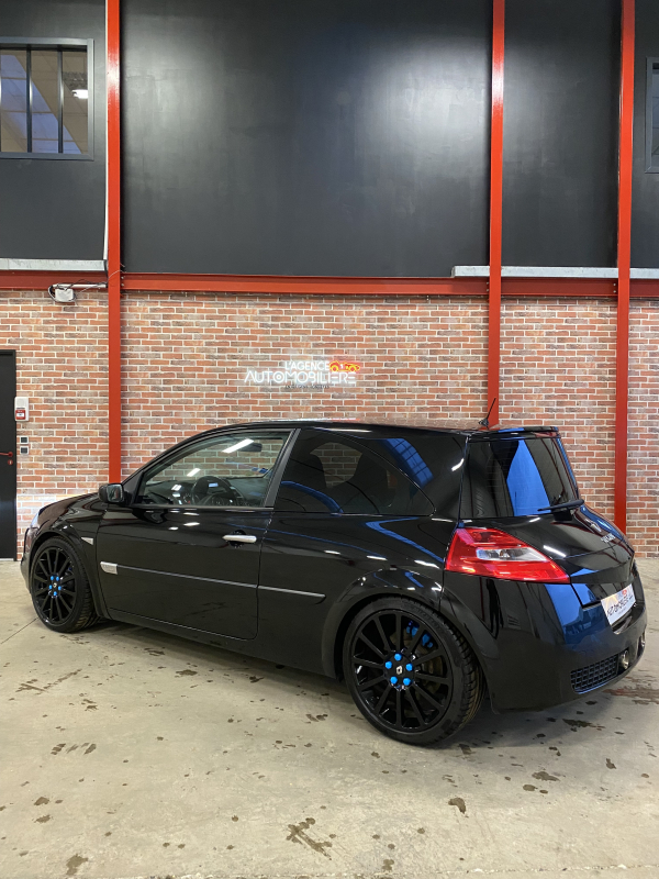 Renault Megane — 5