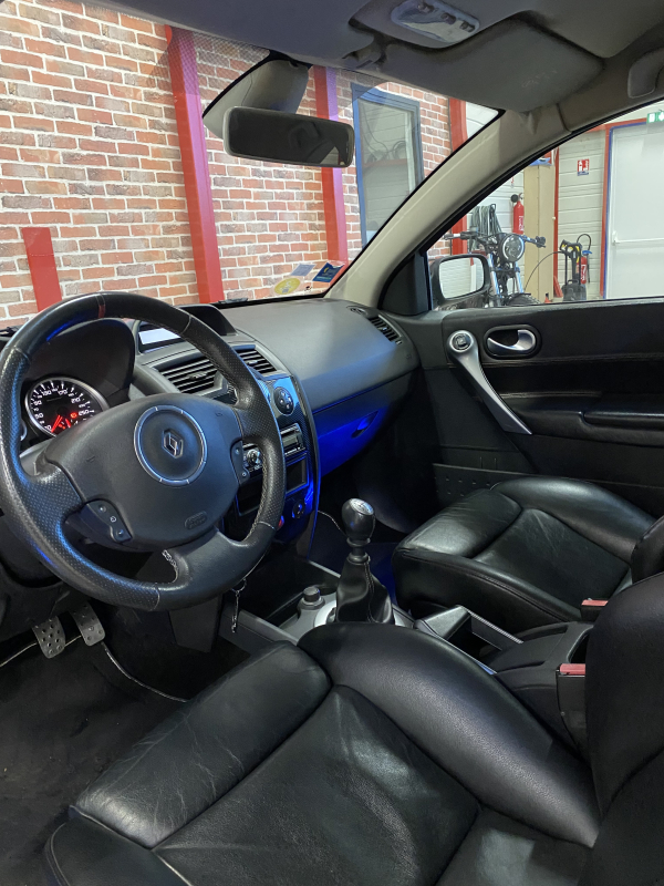 Renault Megane — 9