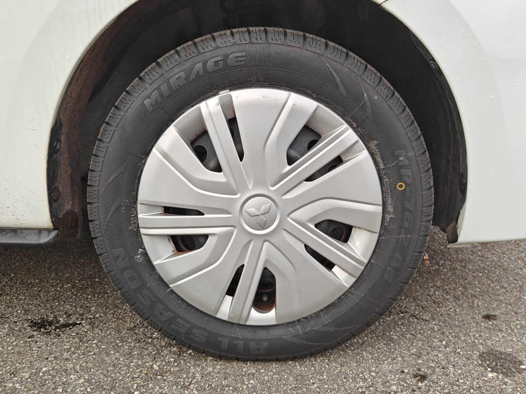 Mitsubishi Space Star — 36