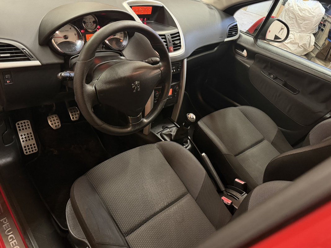 Peugeot 207 — 9