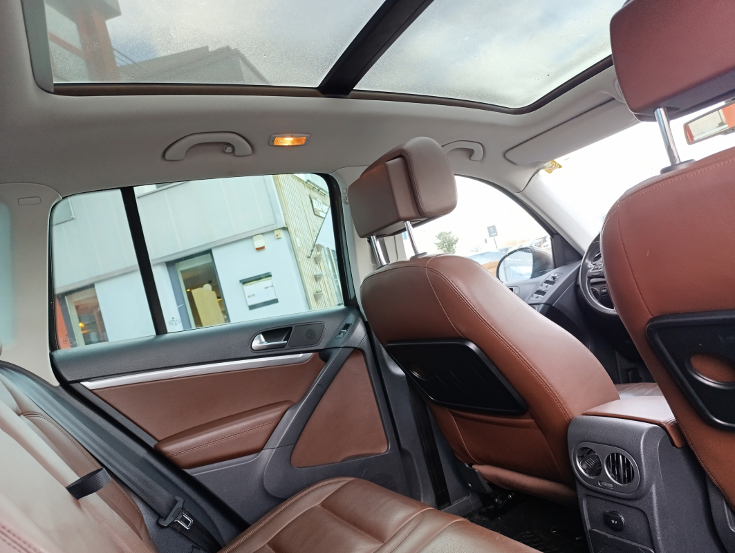 Volkswagen Tiguan — 12