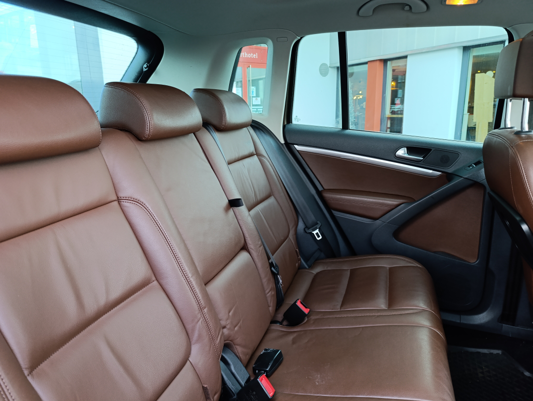 Volkswagen Tiguan — 13