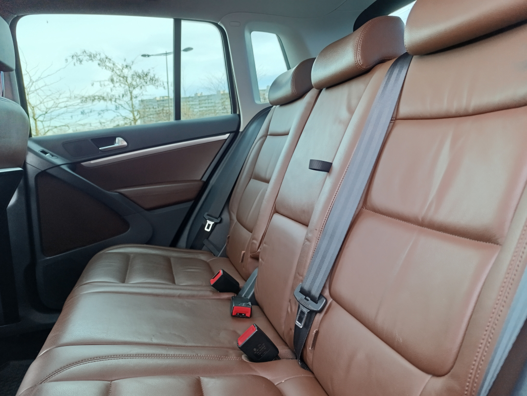 Volkswagen Tiguan — 14