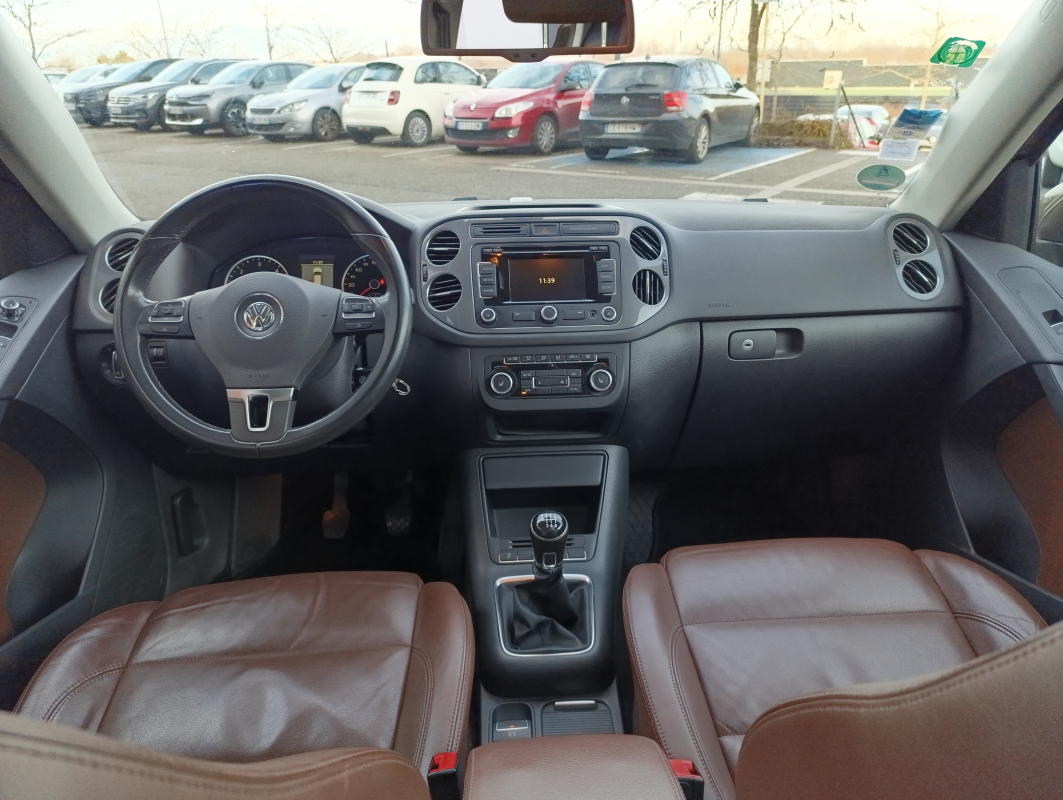Volkswagen Tiguan — 18