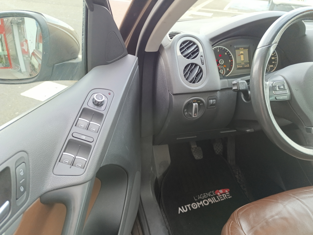Volkswagen Tiguan — 24
