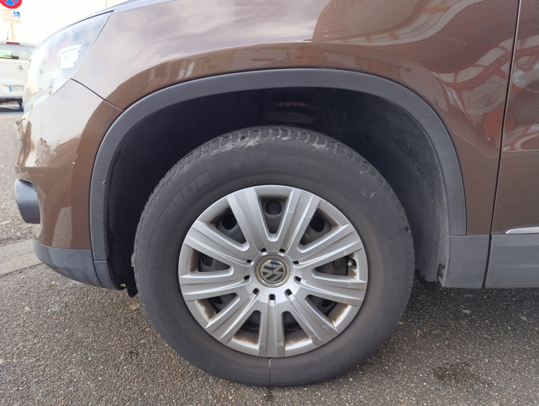 Volkswagen Tiguan — 35