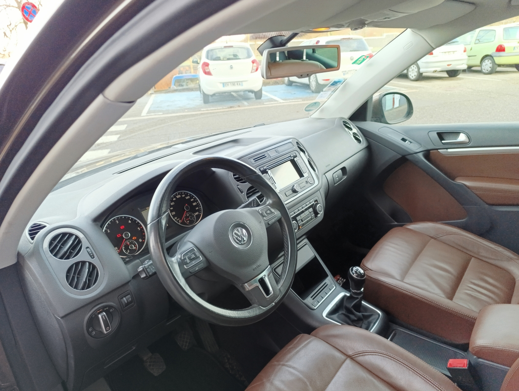 Volkswagen Tiguan — 26