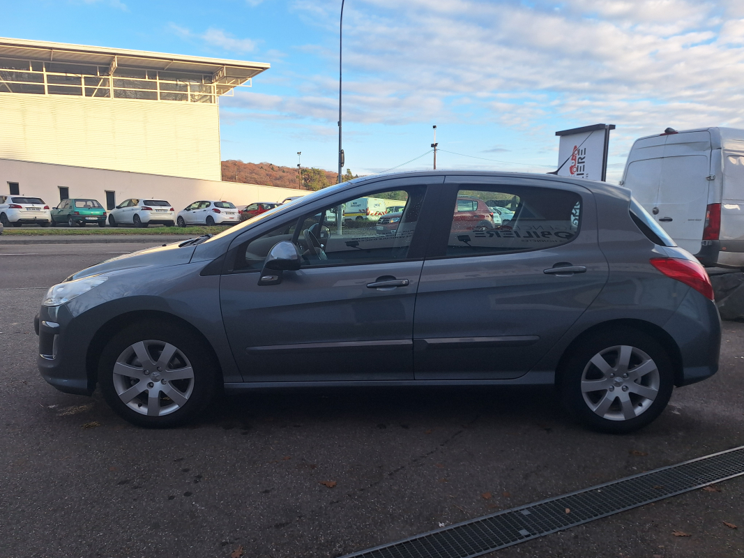 Peugeot 308 — 4