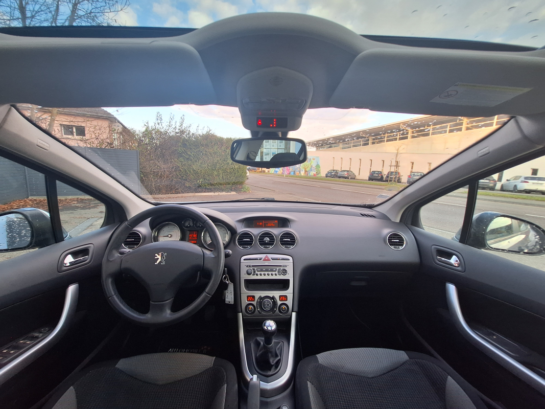 Peugeot 308 — 9