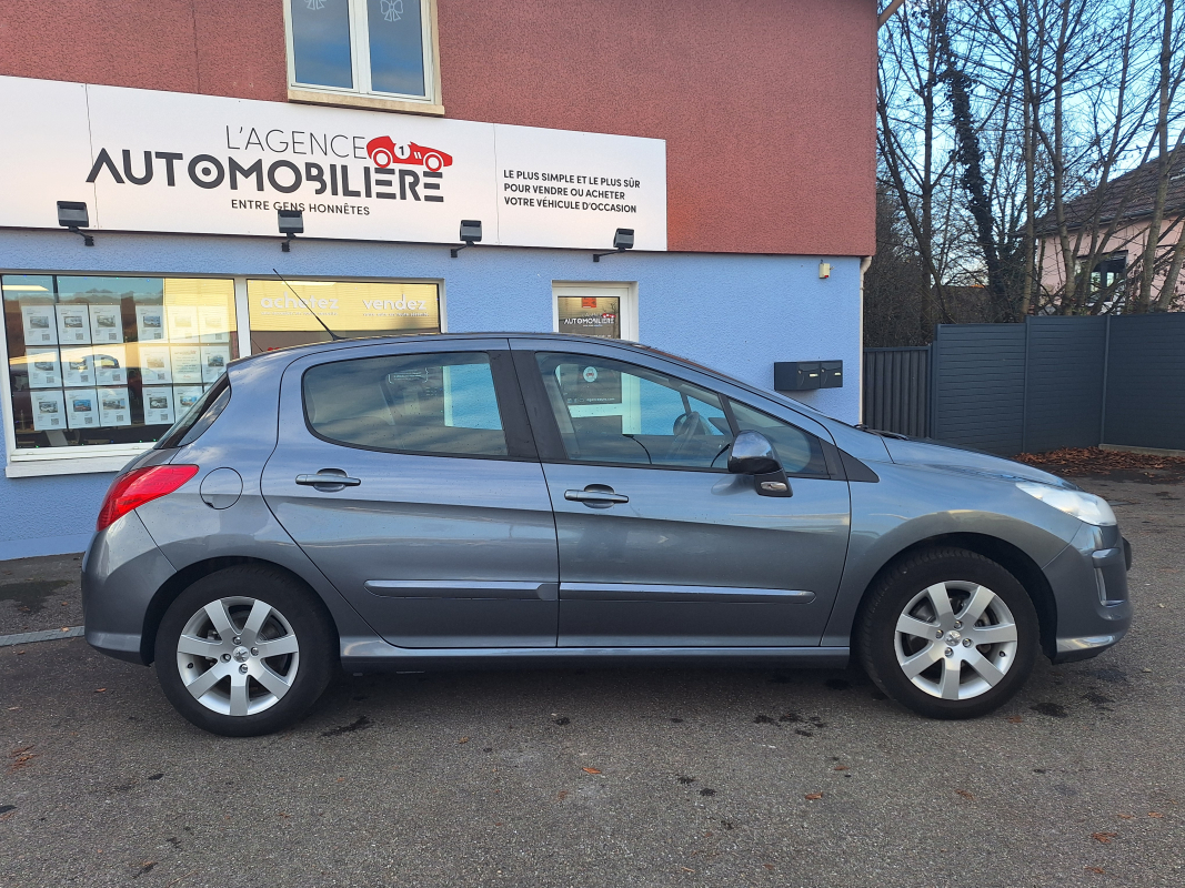 Peugeot 308 — 8