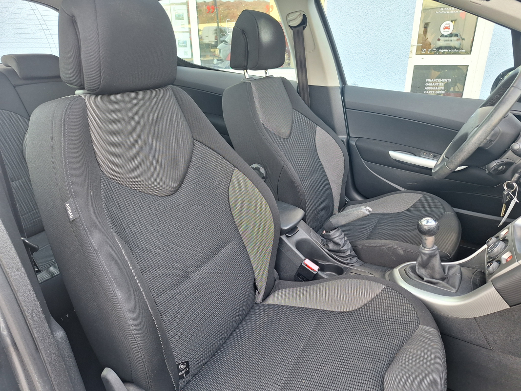 Peugeot 308 — 14