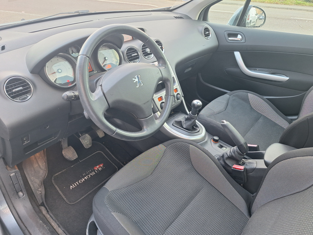 Peugeot 308 — 11