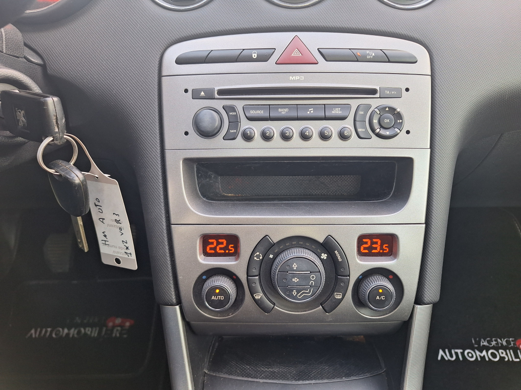 Peugeot 308 — 21