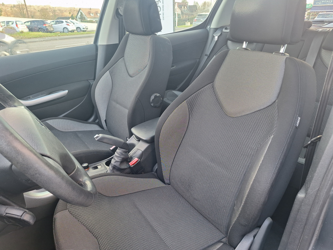 Peugeot 308 — 12