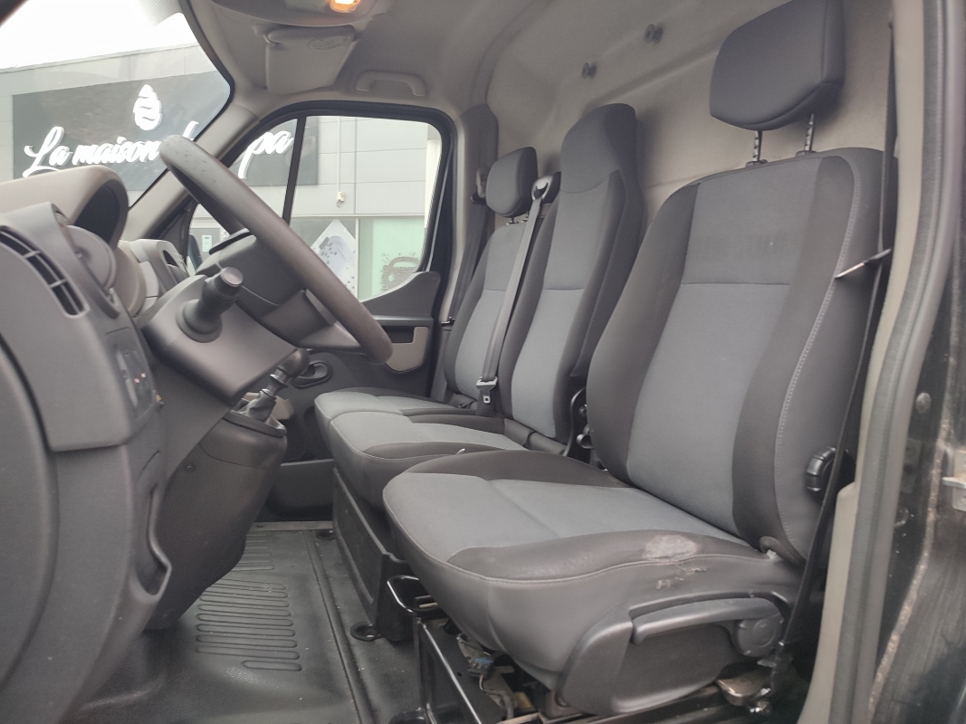 Renault Master — 10