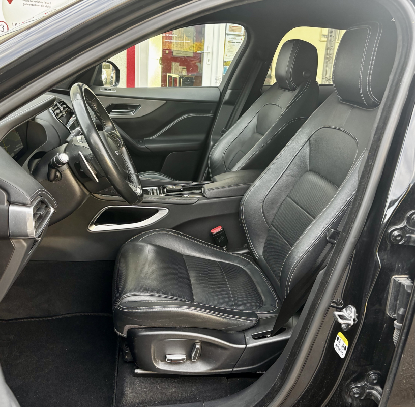 Jaguar F-Pace — 12