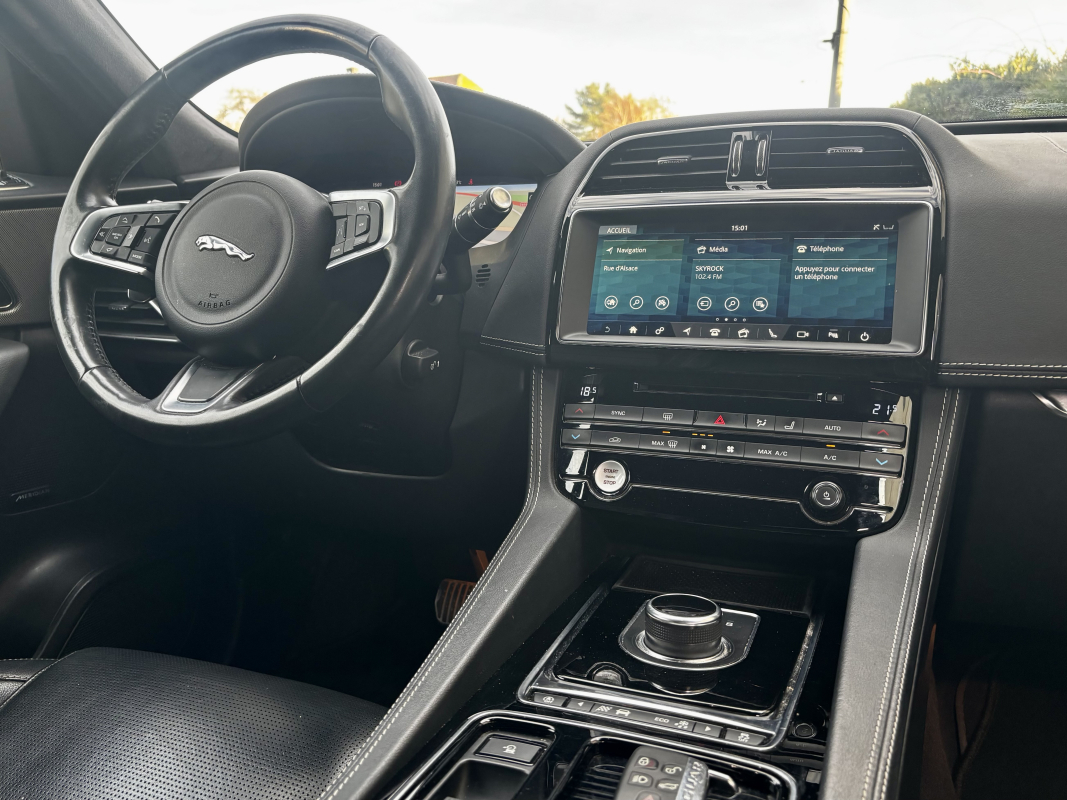 Jaguar F-Pace — 22