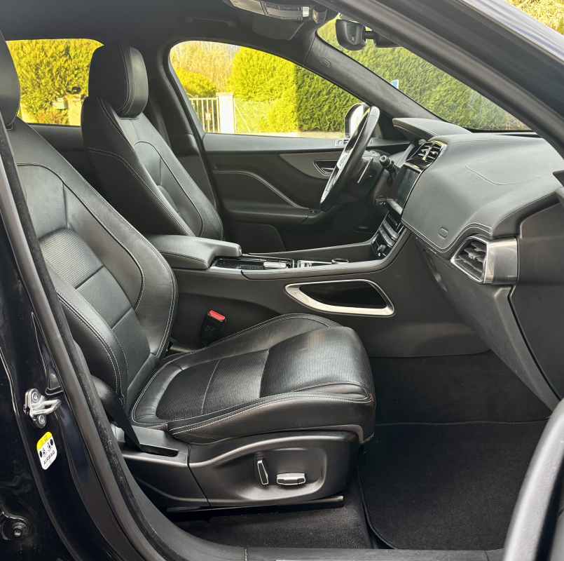 Jaguar F-Pace — 16