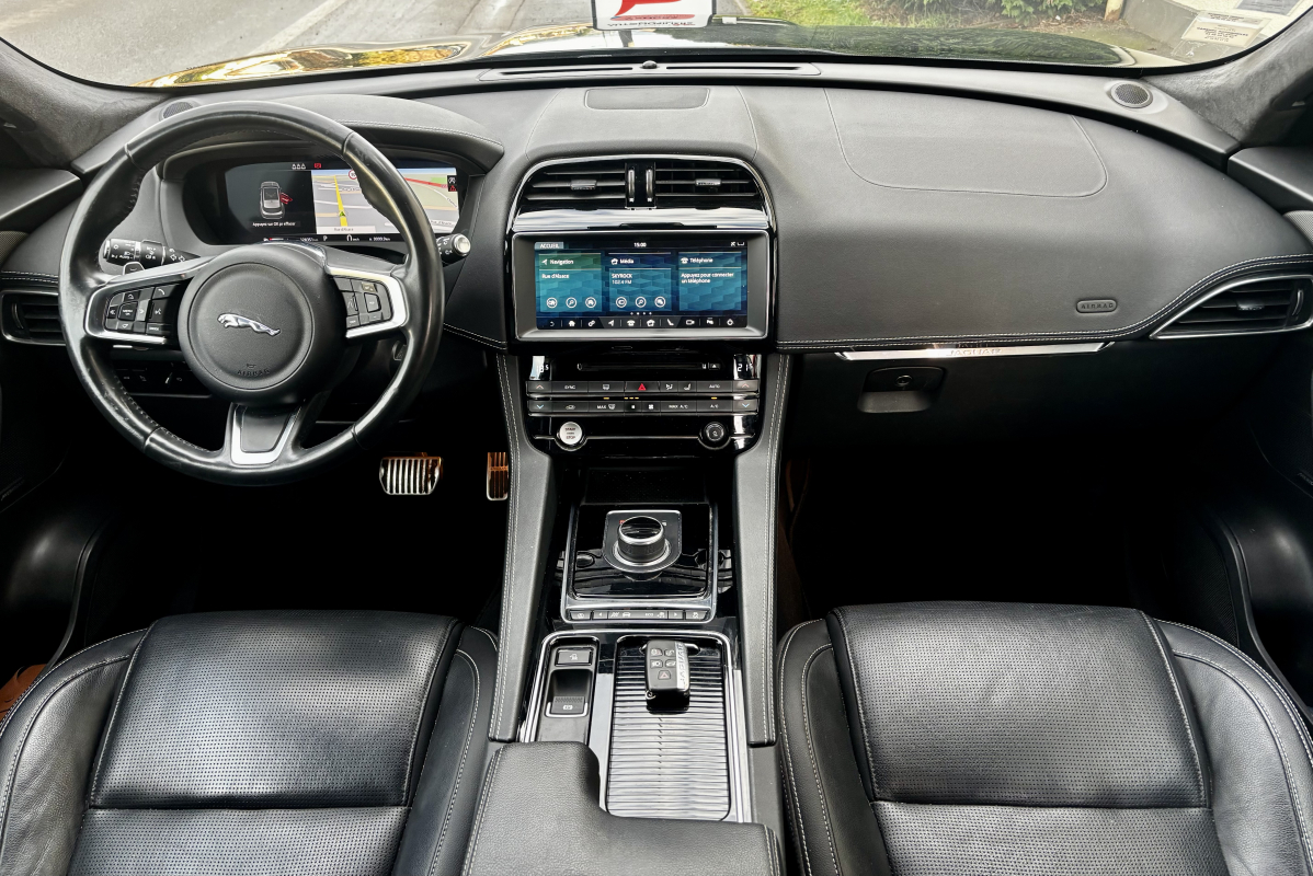 Jaguar F-Pace — 14