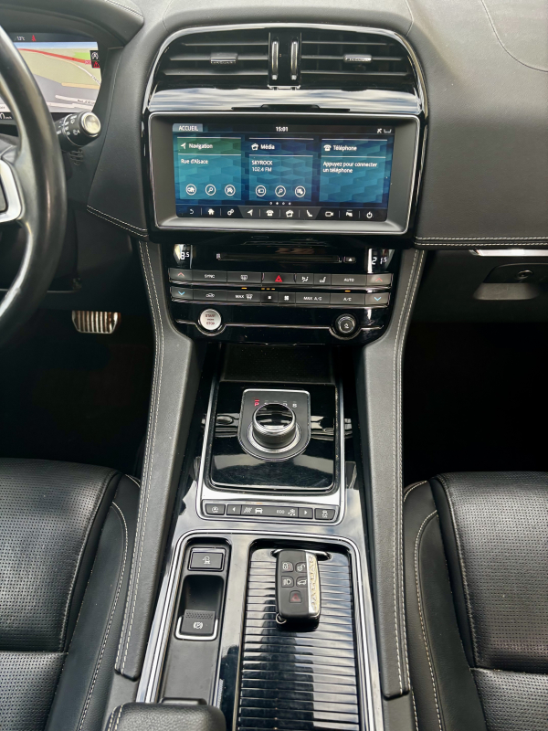 Jaguar F-Pace — 25