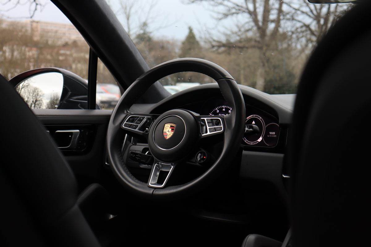 Porsche Cayenne — 11