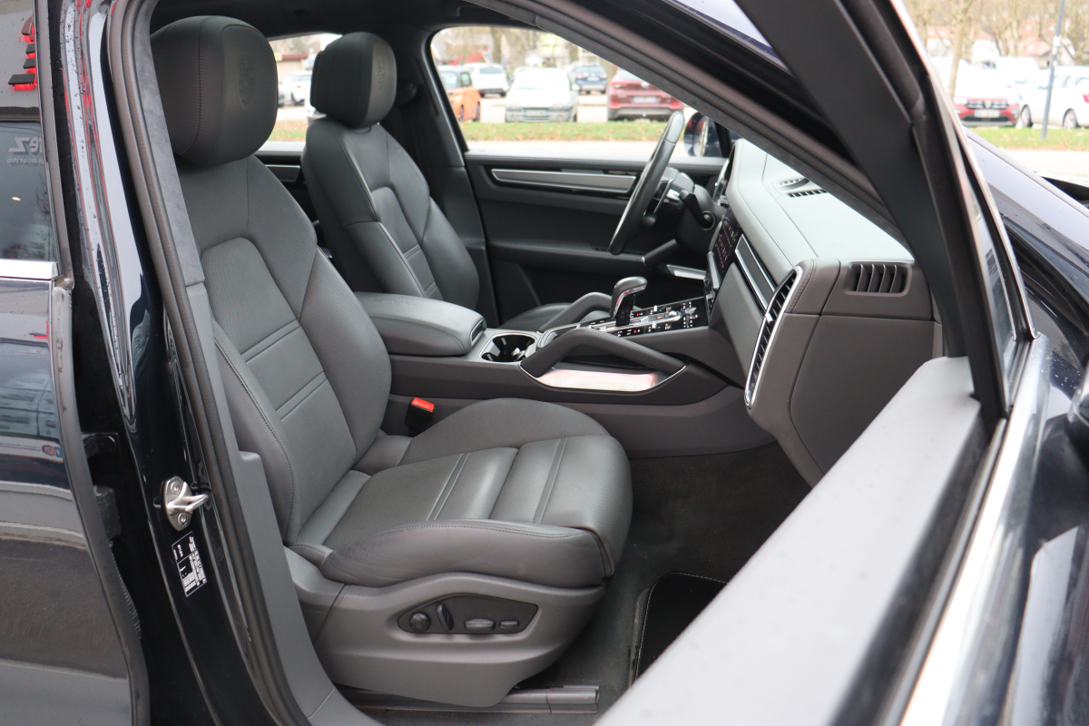 Porsche Cayenne — 9