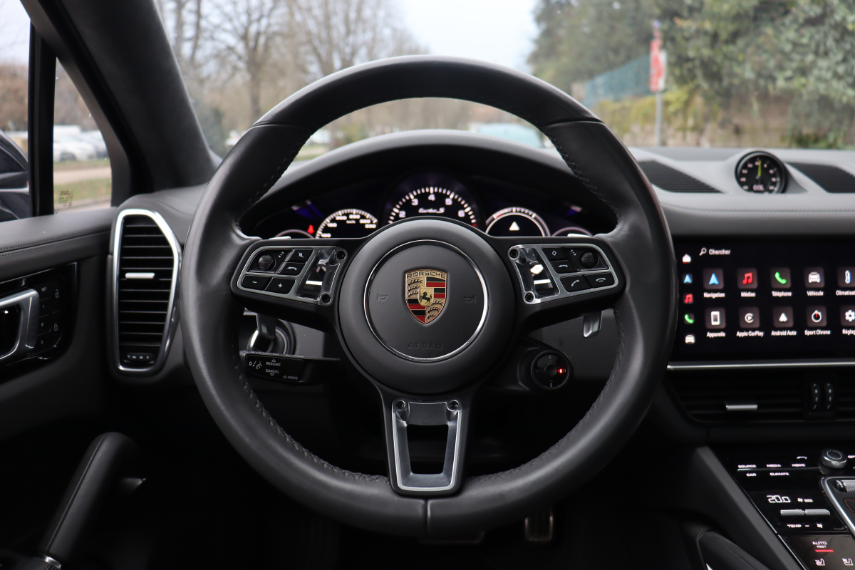 Porsche Cayenne — 13