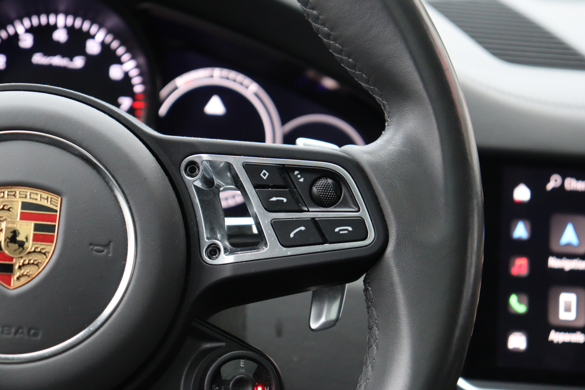 Porsche Cayenne — 38