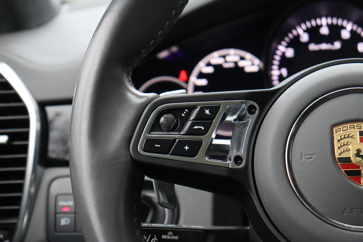 Porsche Cayenne — 36