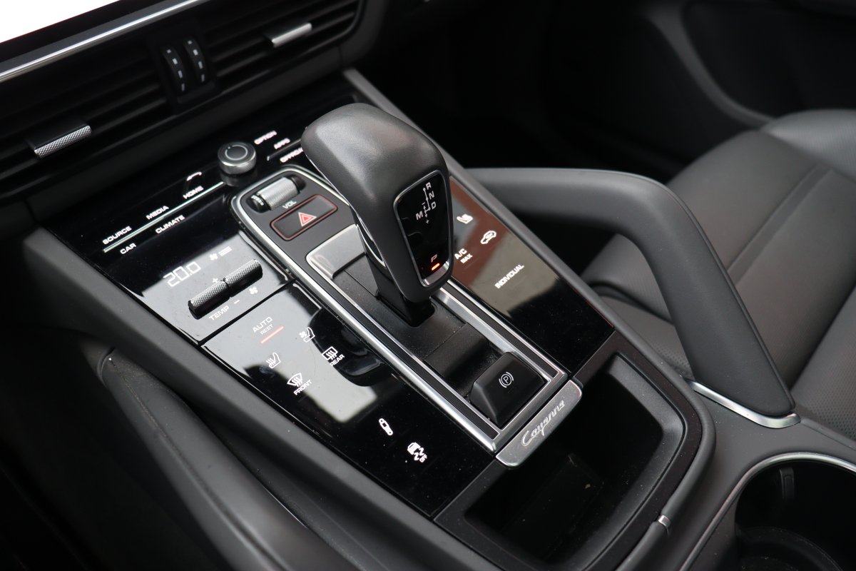 Porsche Cayenne — 16