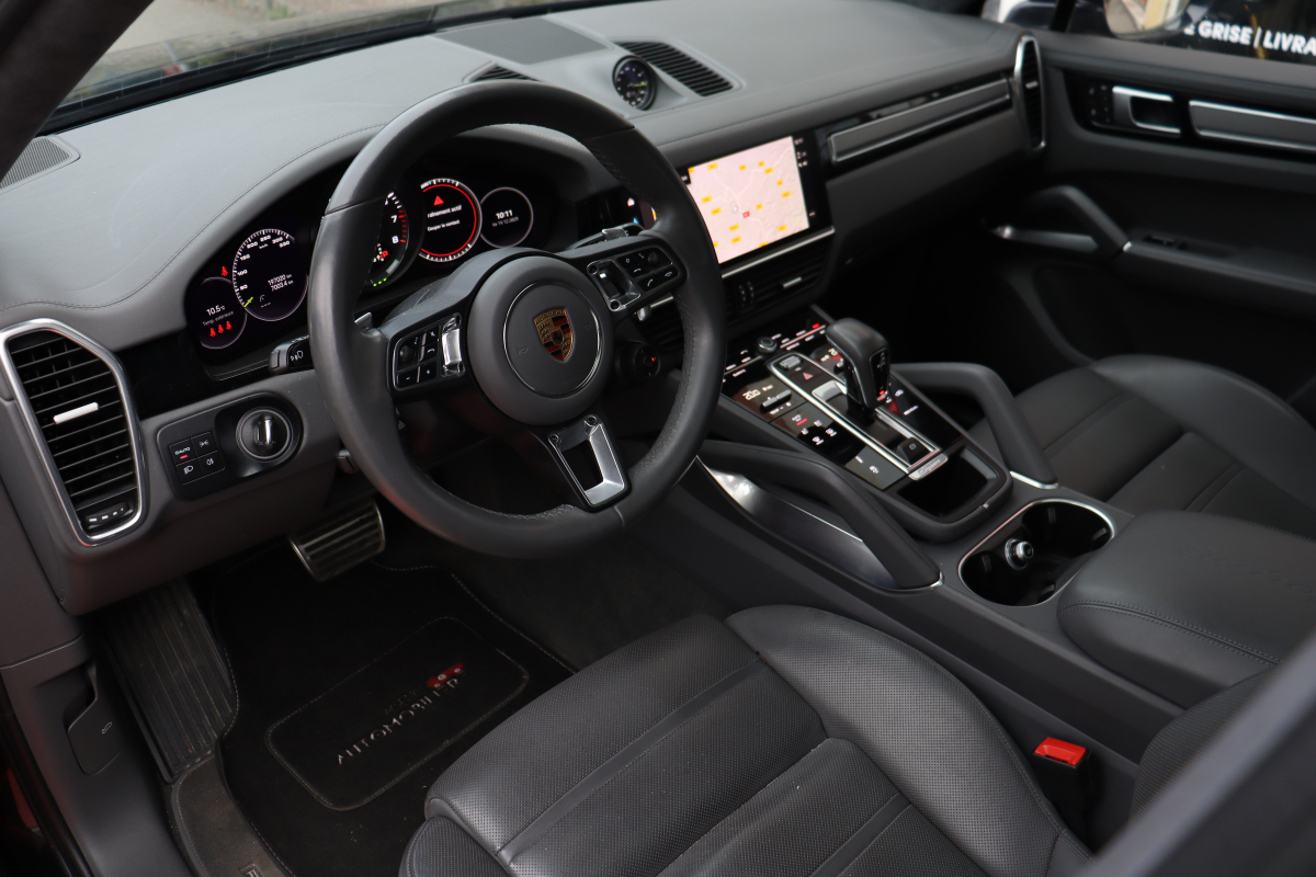 Porsche Cayenne — 17