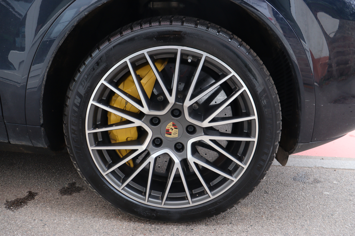 Porsche Cayenne — 31