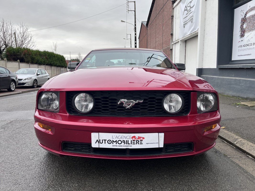 Ford Mustang Convertible — 5