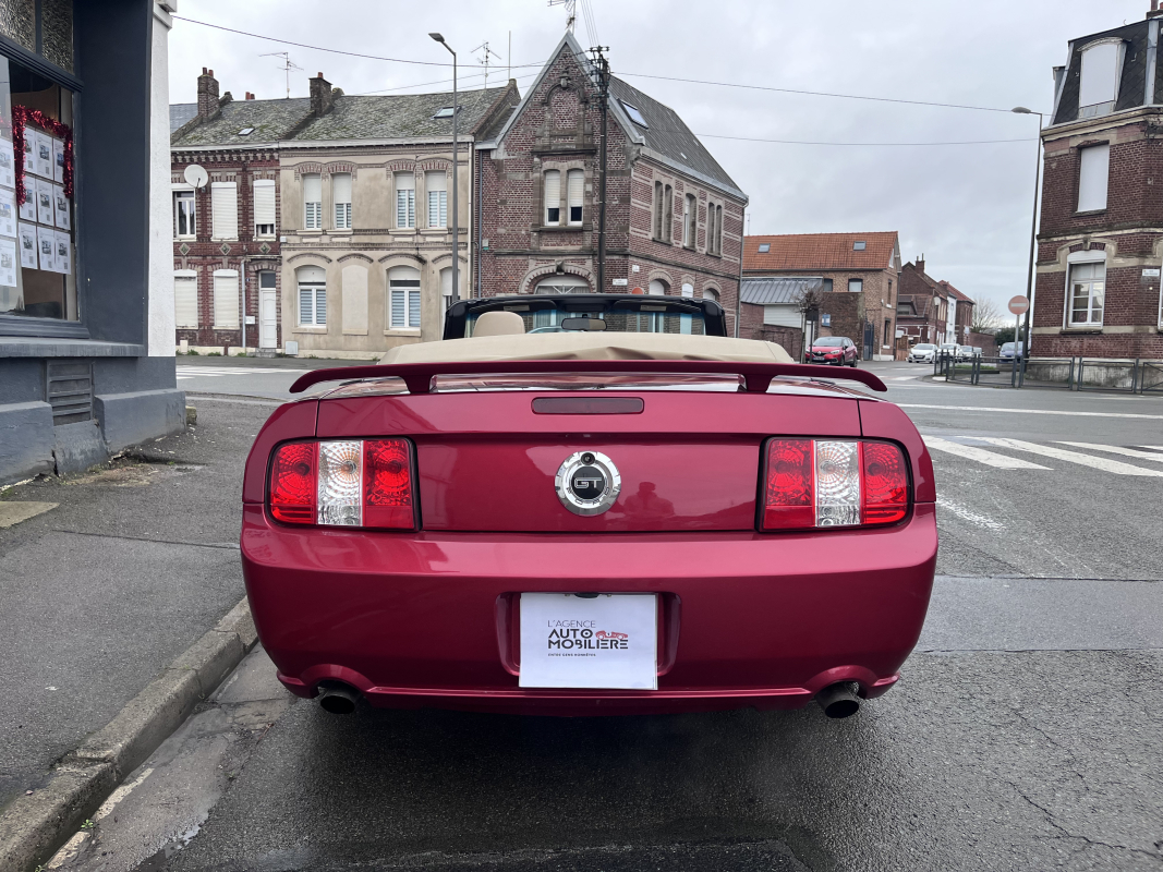 Ford Mustang Convertible — 19